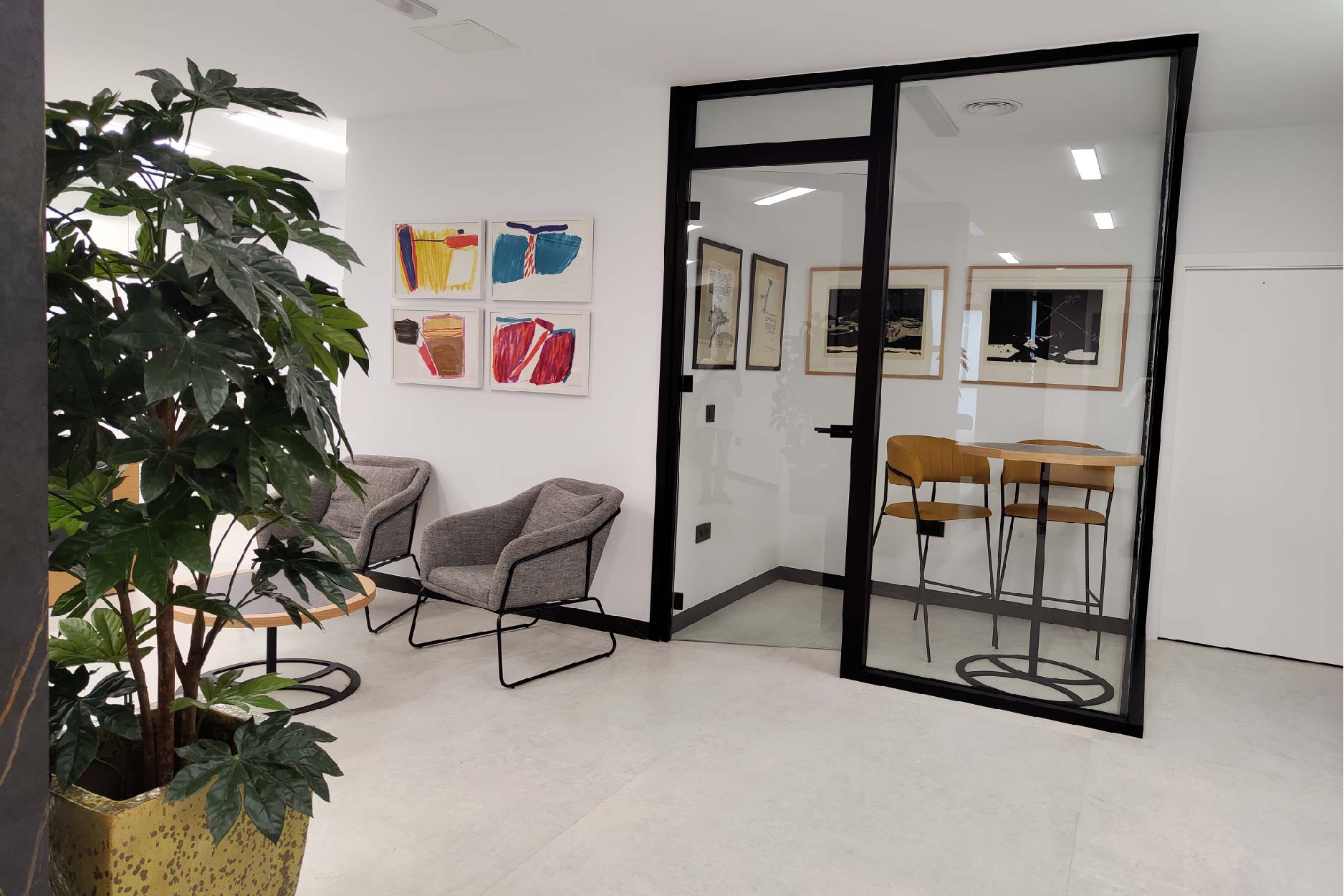 Descubre por qué el coworking puede llegar a ser un gran aliado tanto para freelancers como para autónomos. Descubre Sierpes 48, el mejor coworking de Sevilla.